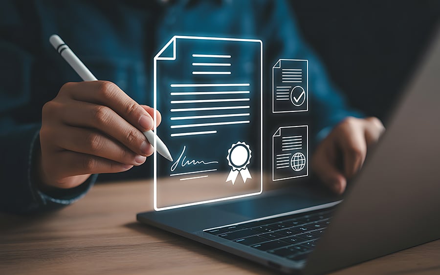 ordinateur portable avec un hologramme d'un document certifié avec une cocarde
